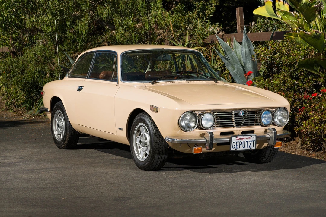 1972 Alfa Romeo 2000 GT Veloce - Image 2 of 31