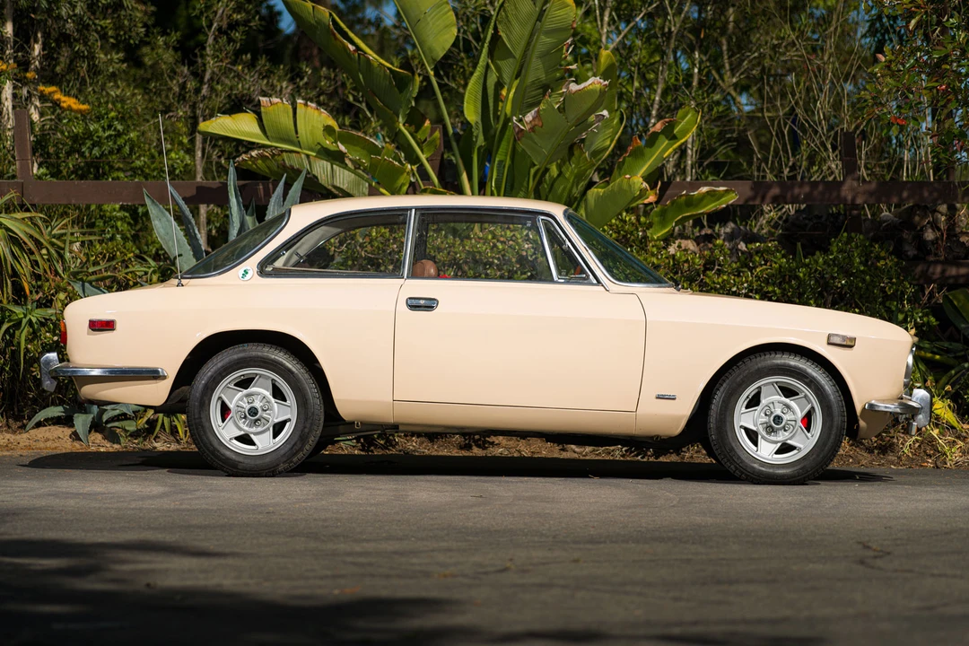 1972 Alfa Romeo 2000 GT Veloce - Image 13 of 31