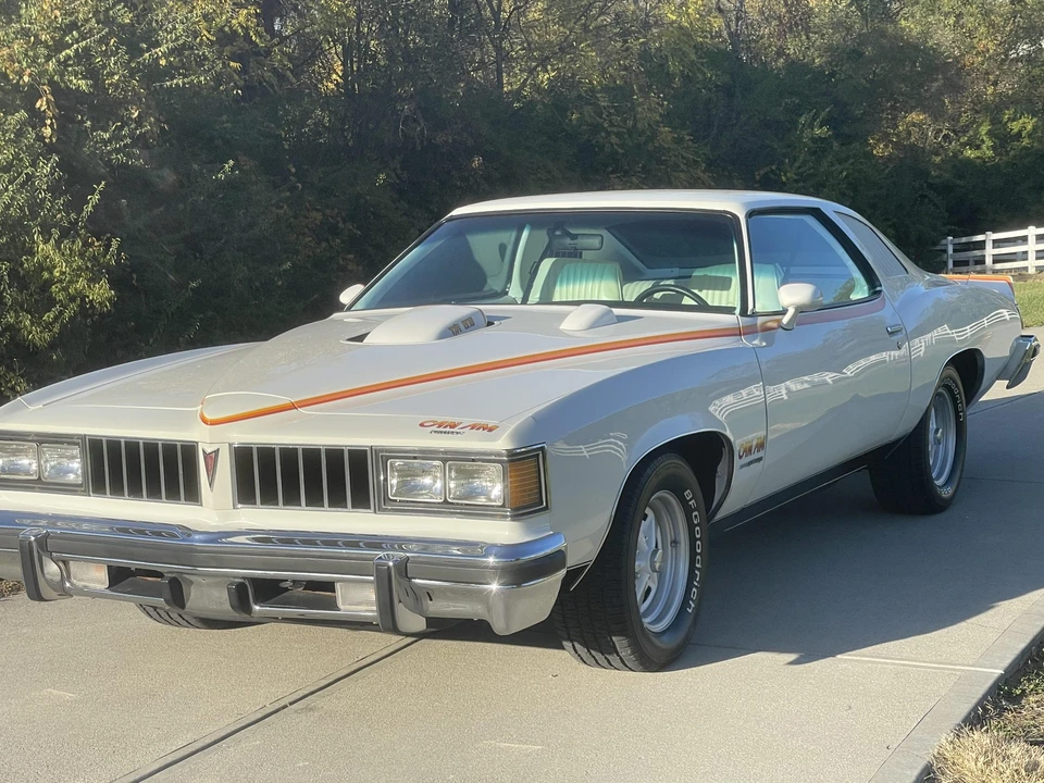 1977 Pontiac LeMans 4th+ Gen - Image 3 of 31