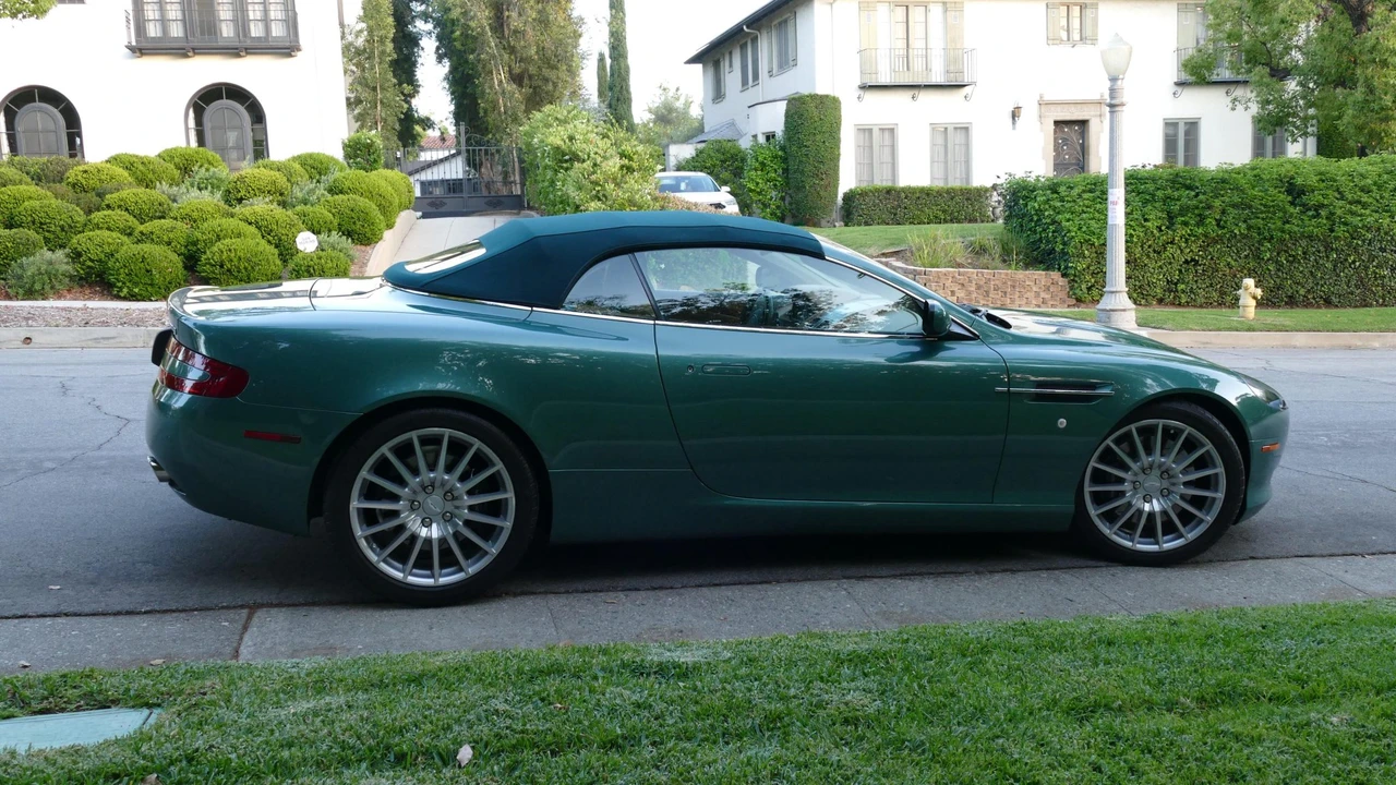 2005 Aston Martin DB9 - Image 17 of 31