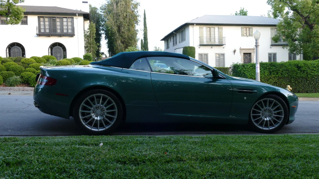 2005 Aston Martin DB9 - Image 18 of 31