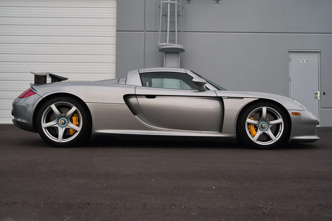 2005 Porsche Carrera GT - Image 13 of 31