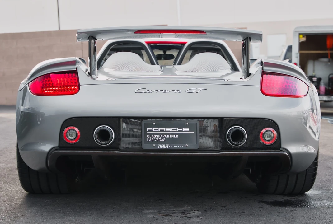 2005 Porsche Carrera GT - Image 10 of 31