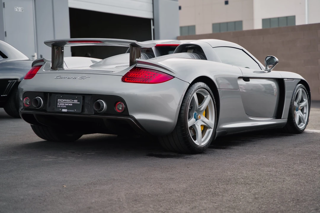 2005 Porsche Carrera GT - Image 12 of 31