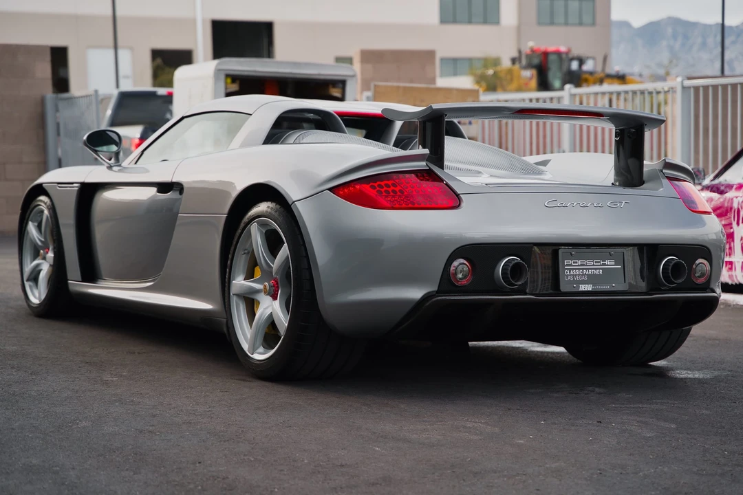 2005 Porsche Carrera GT - Image 9 of 31