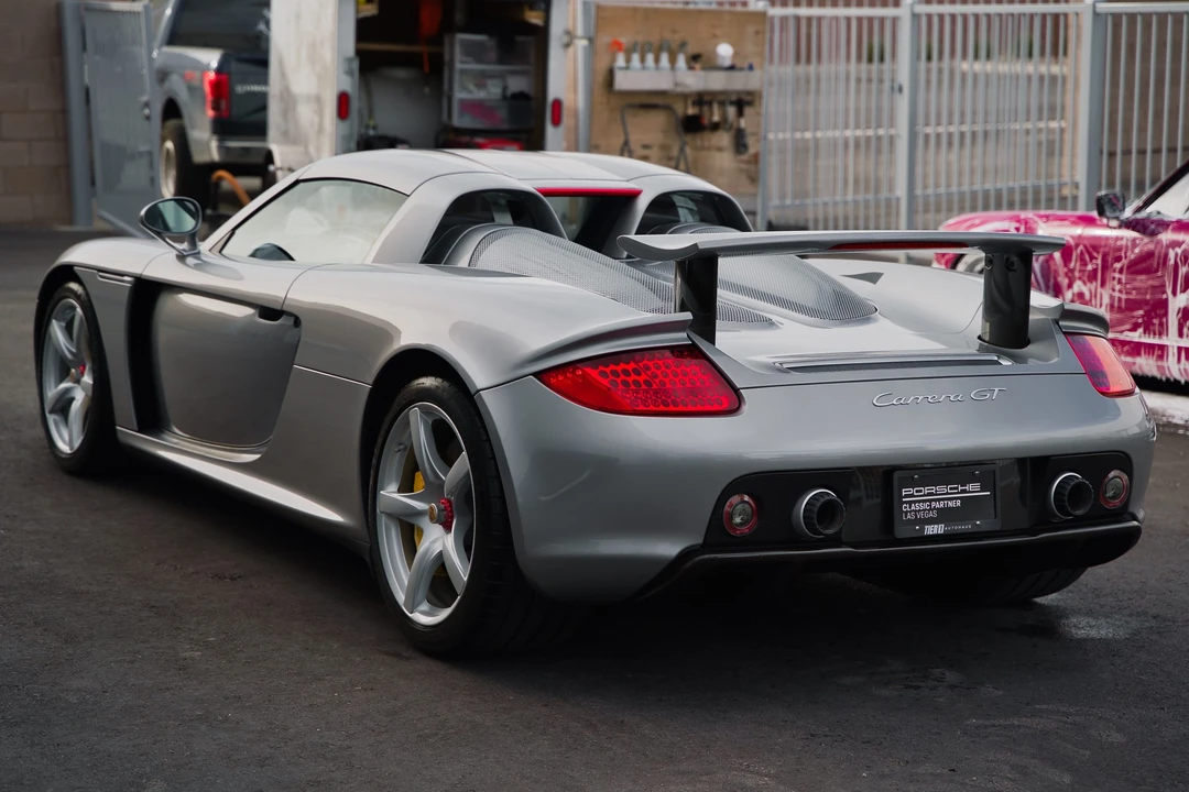 2005 Porsche Carrera GT - Image 7 of 31