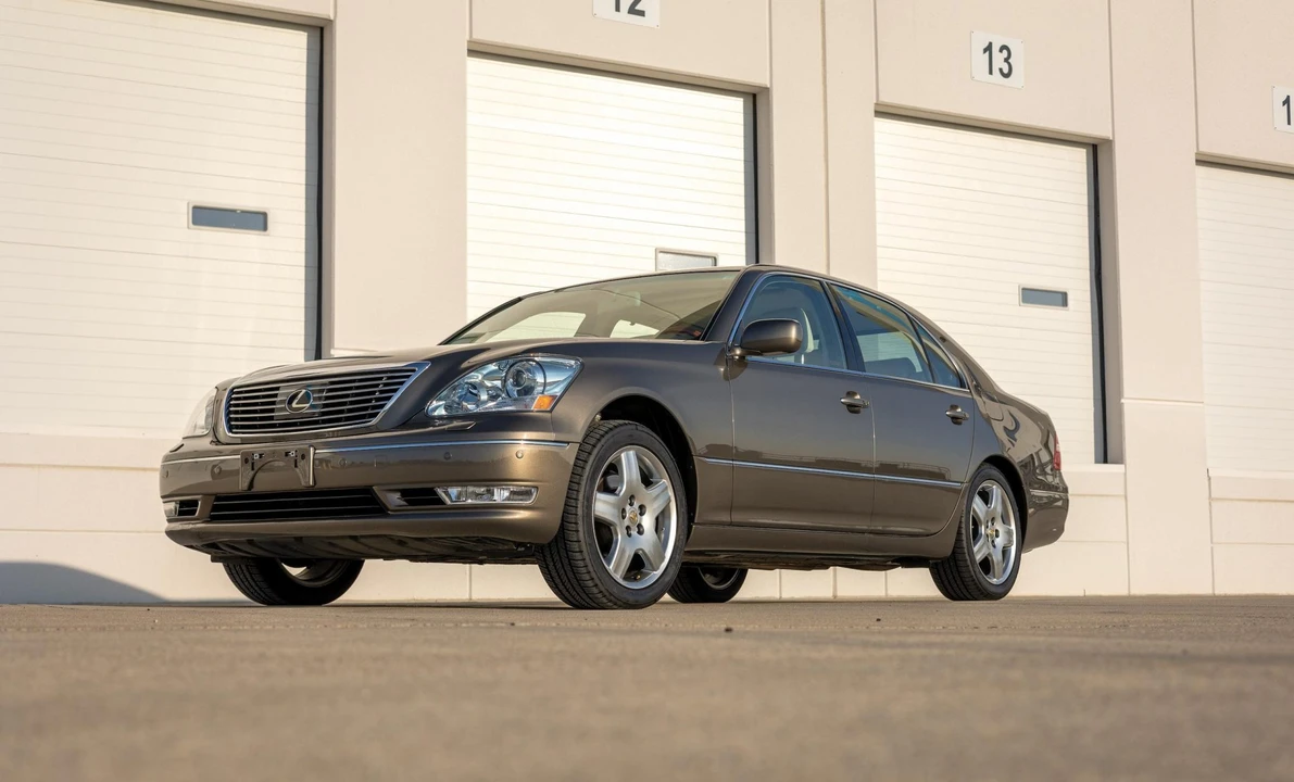 2006 Lexus LS 3rd Gen - Image 12 of 31