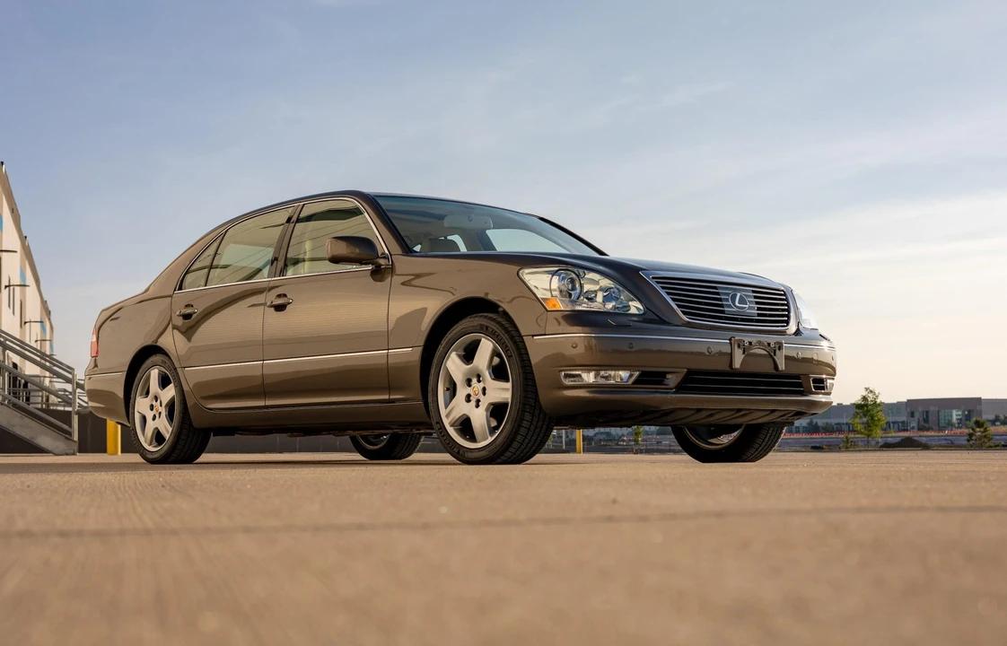 2006 Lexus LS 3rd Gen - Image 3 of 31