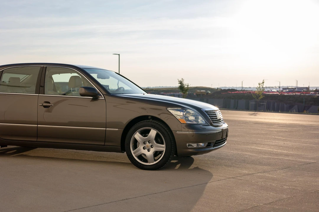 2006 Lexus LS 3rd Gen - Image 29 of 31