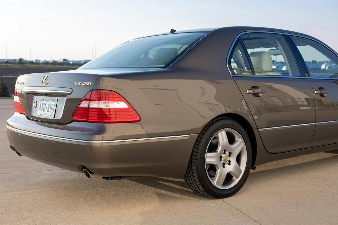 2006 Lexus LS 3rd Gen - Image 31 of 31