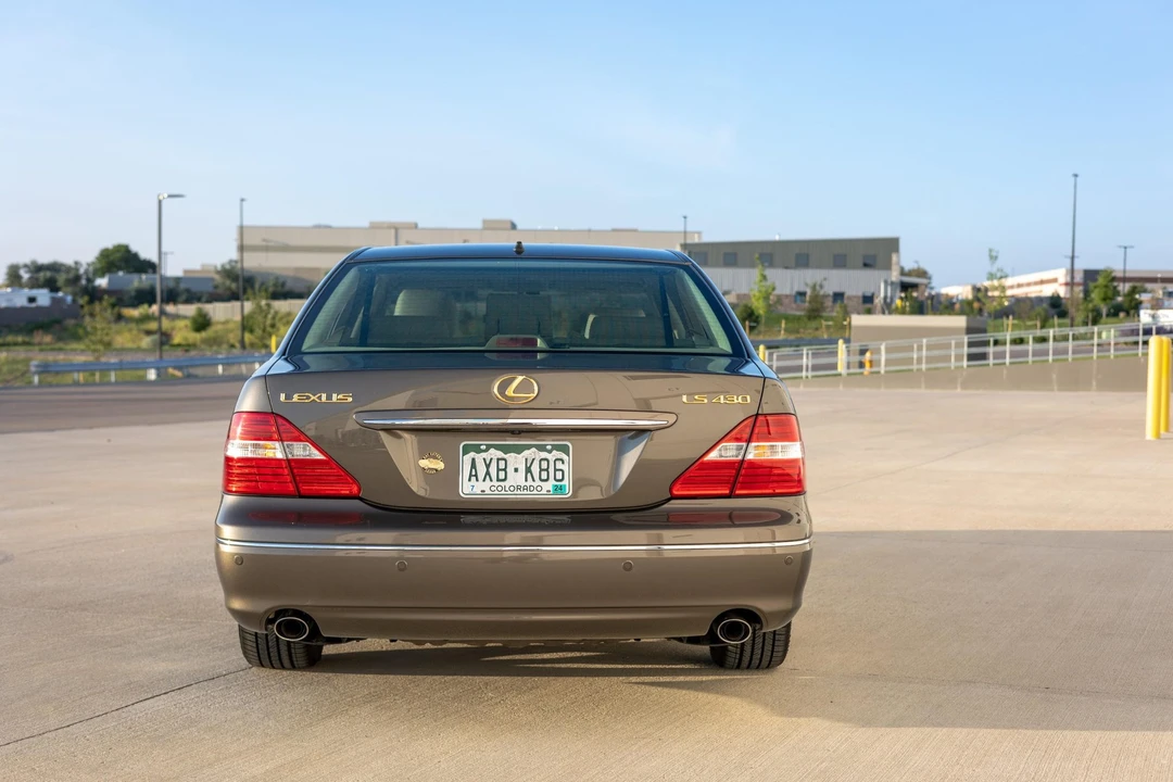 2006 Lexus LS 3rd Gen - Image 7 of 31