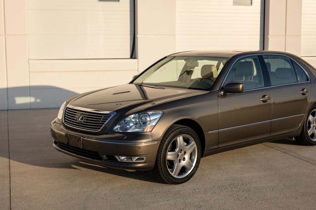 2006 Lexus LS 3rd Gen - Image 24 of 31