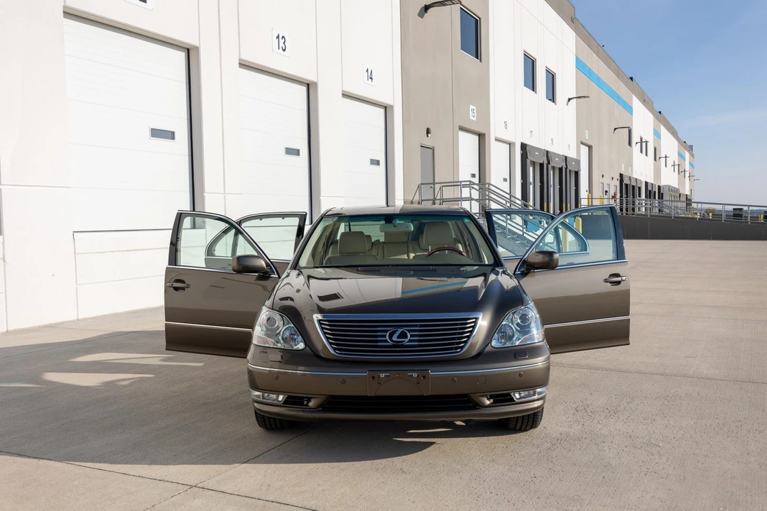2006 Lexus LS 3rd Gen - Image 16 of 31
