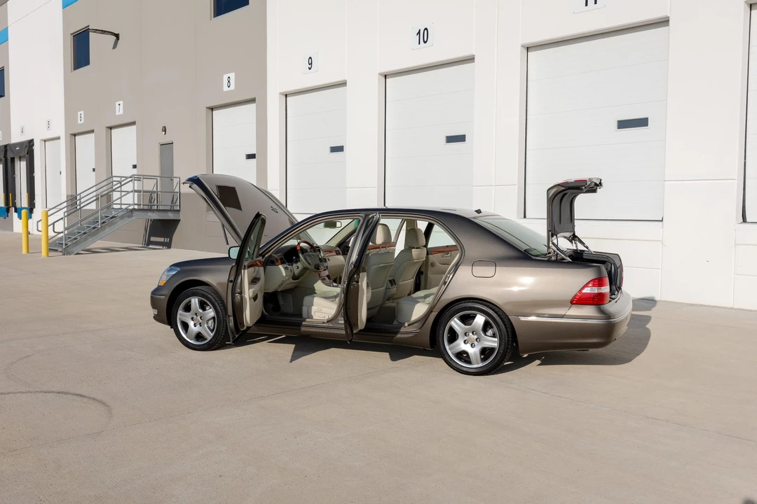 2006 Lexus LS 3rd Gen - Image 21 of 31