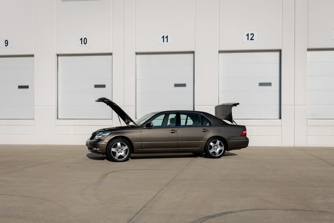 2006 Lexus LS 3rd Gen - Image 19 of 31