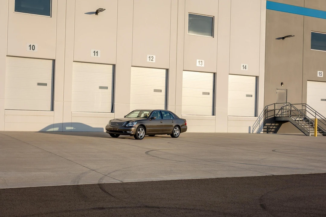 2006 Lexus LS 3rd Gen - Image 9 of 31