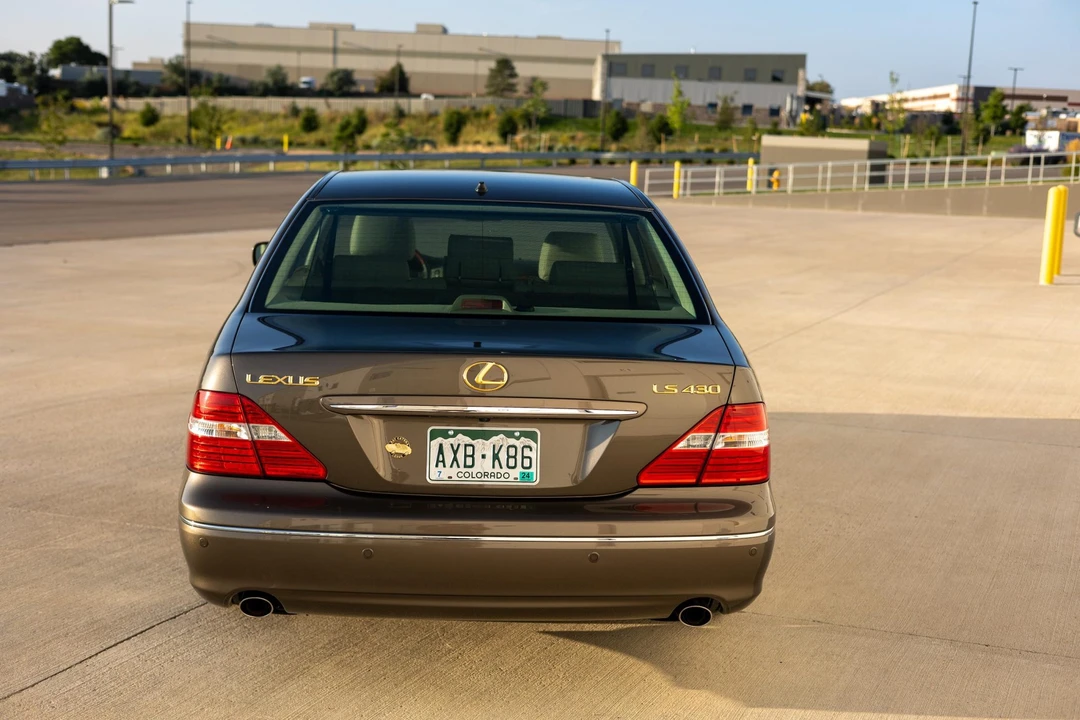 2006 Lexus LS 3rd Gen - Image 6 of 31