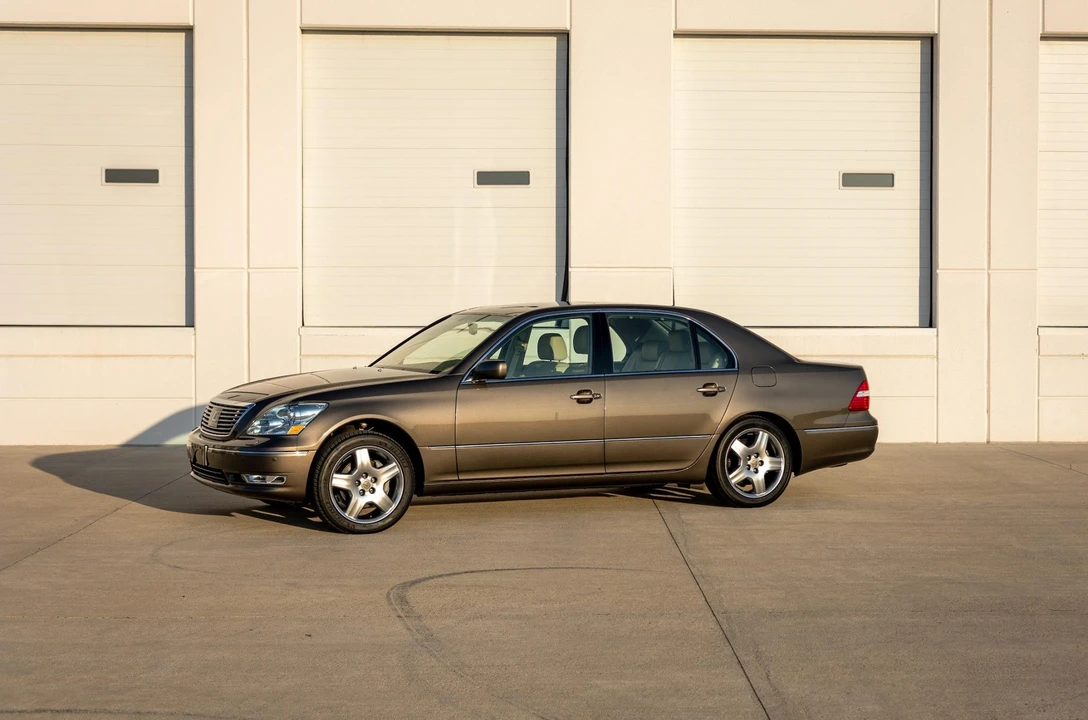 2006 Lexus LS 3rd Gen - Image 11 of 31