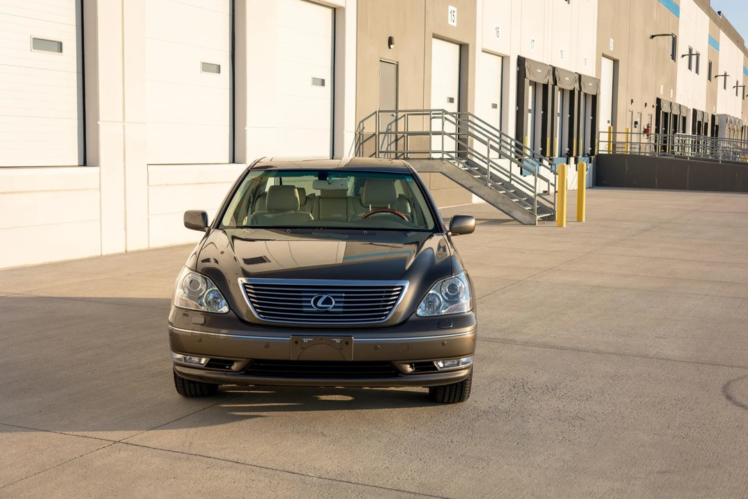 2006 Lexus LS 3rd Gen - Image 13 of 31