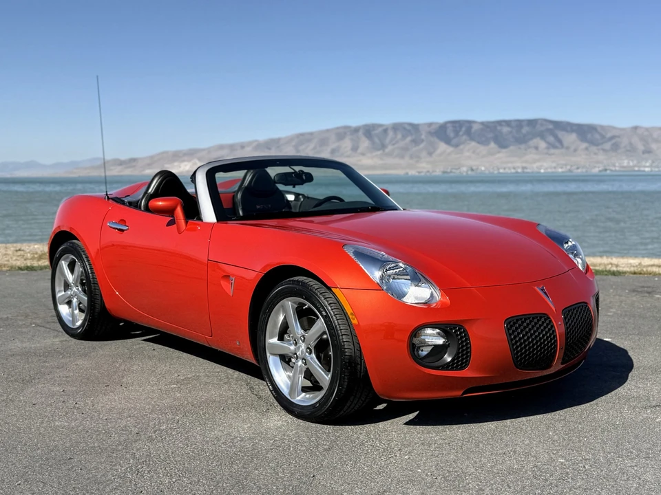 2009 Pontiac Solstice GXP - Image 11 of 31