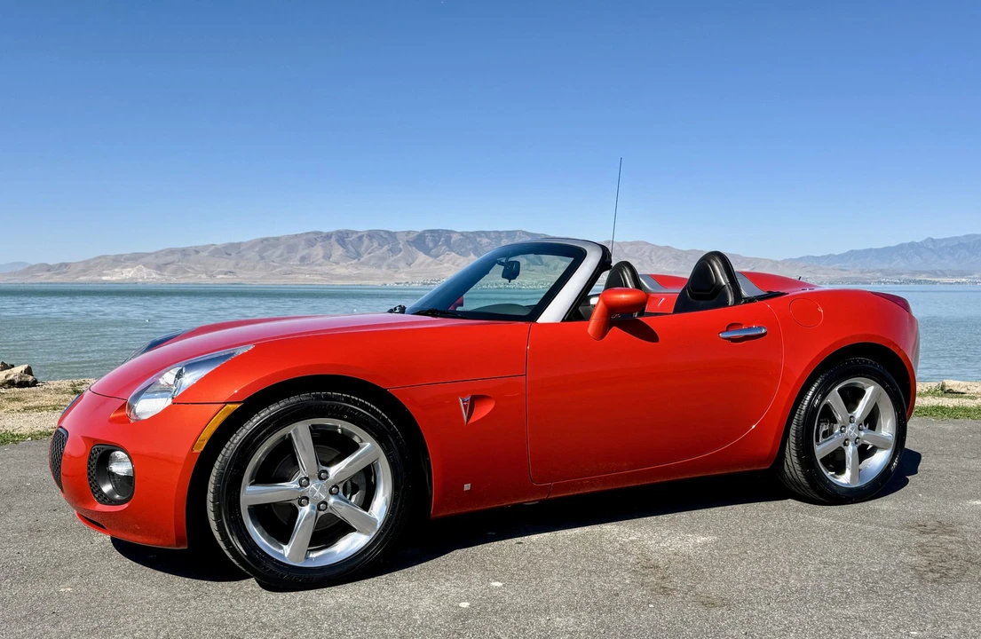 2009 Pontiac Solstice GXP - Image 3 of 31