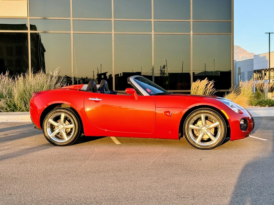 2009 Pontiac Solstice GXP - Image 16 of 31