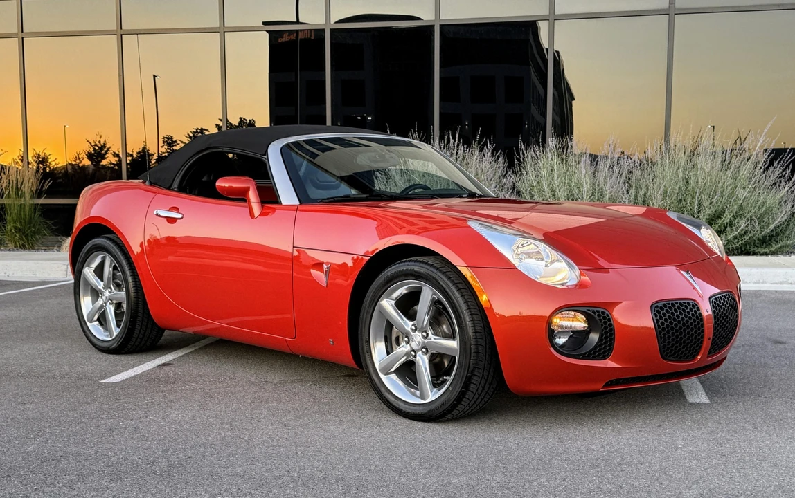 2009 Pontiac Solstice GXP - Image 15 of 31
