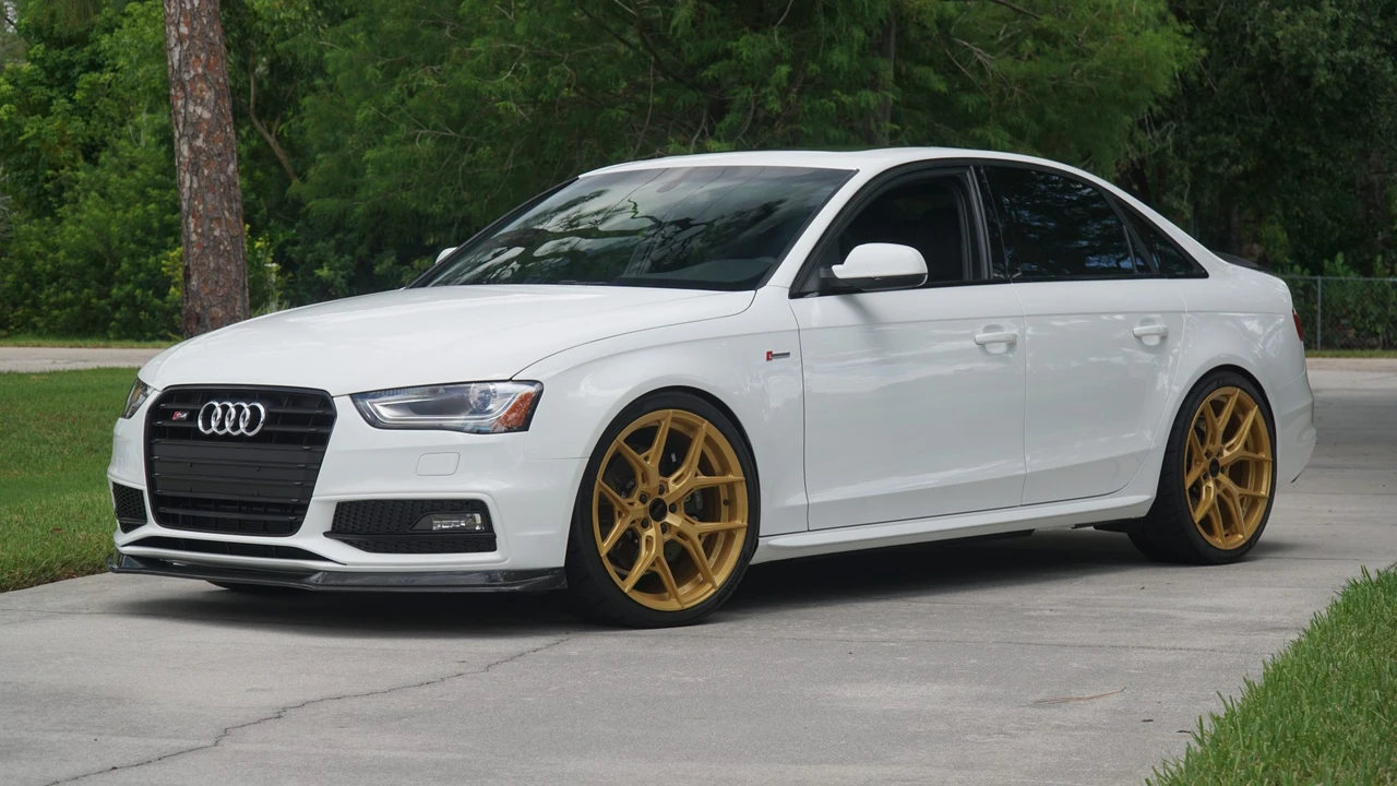 2014 Audi B8 S4 - Image 4 of 31