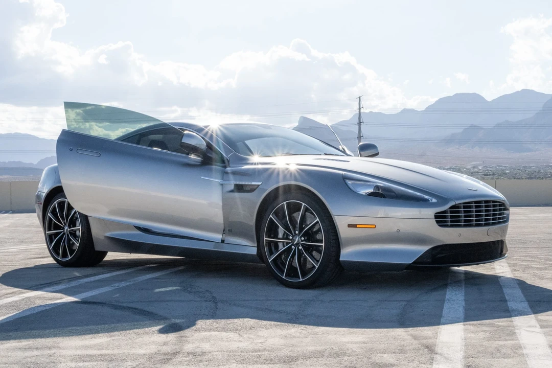 2016 Aston Martin DB9 - Image 12 of 31