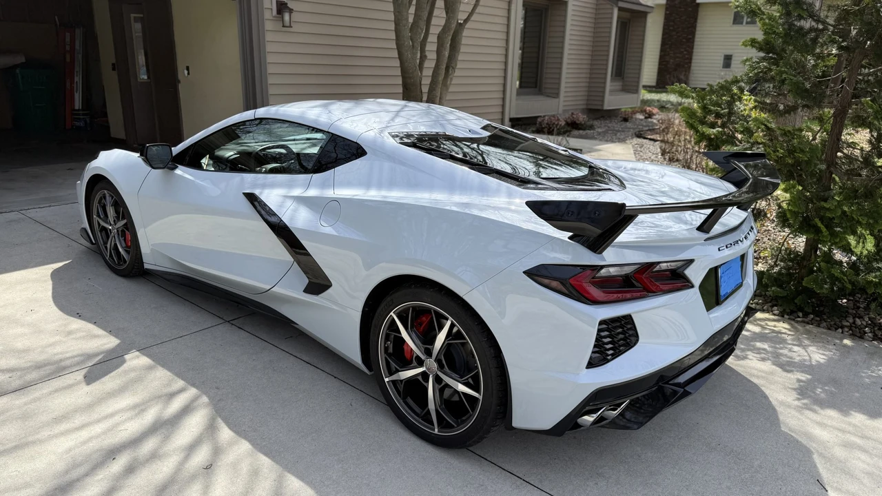 2020 Chevrolet Corvette C8 - Image 9 of 31