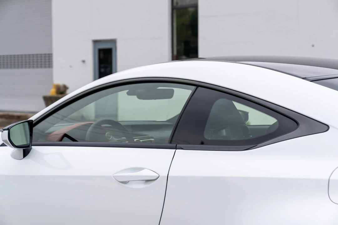 2020 Lexus RC F - Image 26 of 31