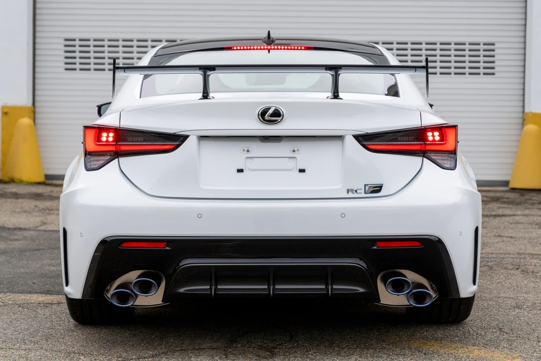 2020 Lexus RC F - Image 15 of 31