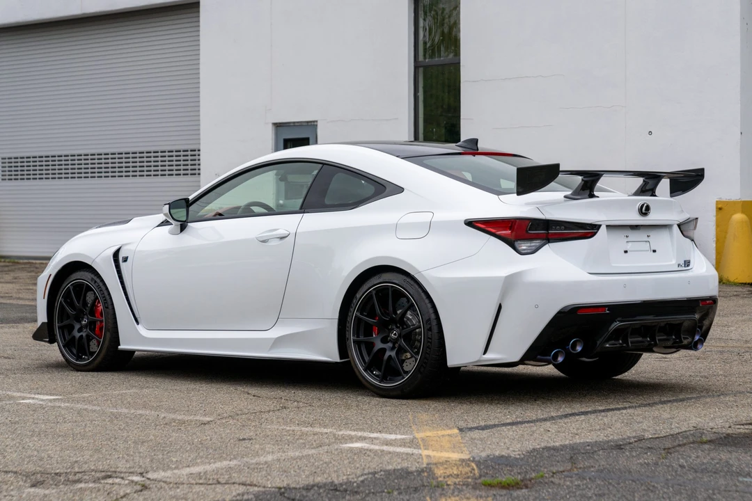 2020 Lexus RC F - Image 5 of 31
