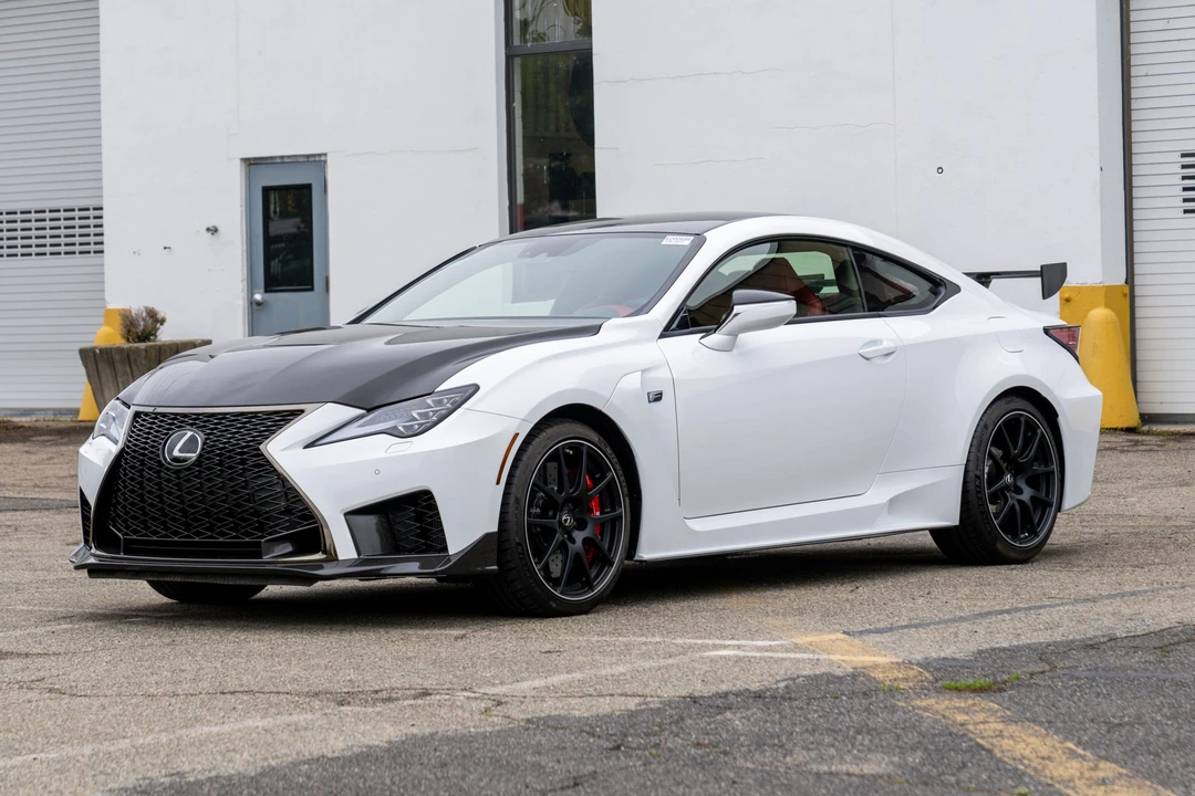 2020 Lexus RC F - Image 10 of 31
