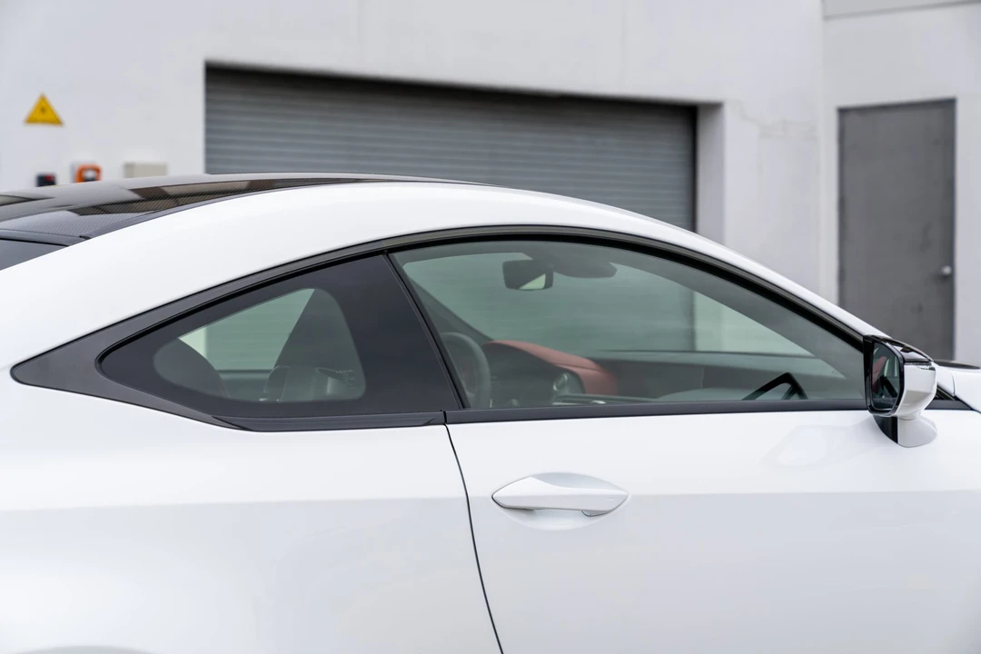 2020 Lexus RC F - Image 27 of 31