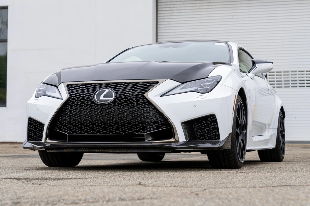 2020 Lexus RC F - Image 12 of 31