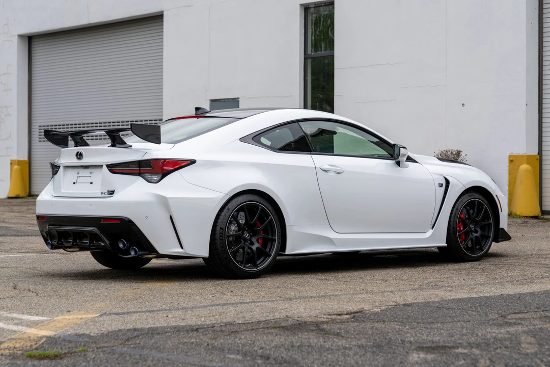 2020 Lexus RC F - Image 7 of 31