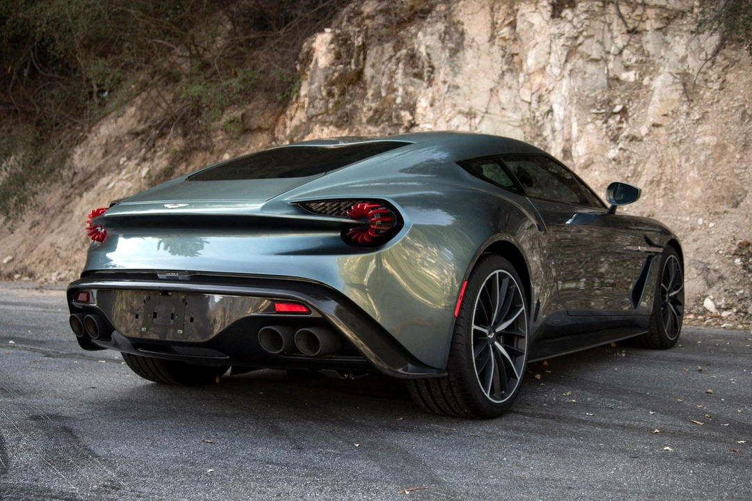2018 Aston Martin Vanquish 2nd Gen - Image 19 of 31
