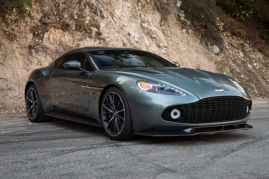 2018 Aston Martin Vanquish 2nd Gen - Image 25 of 31