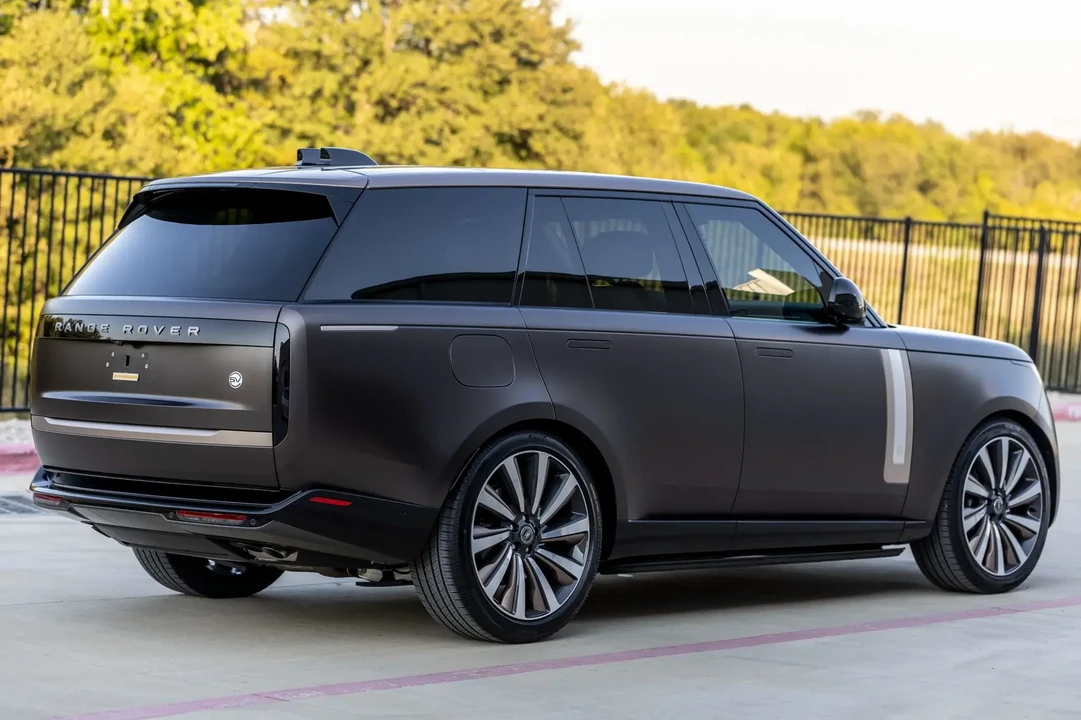 2025 Land Rover Range Rover L460 - Image 5 of 6