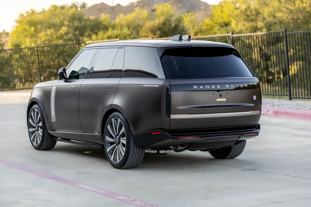 2025 Land Rover Range Rover L460 - Image 3 of 6