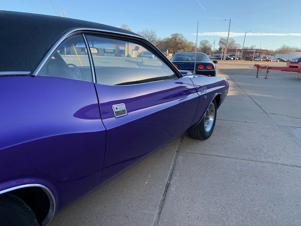 1970 Dodge Challenger Hemi 1st Gen - Image 22 of 31