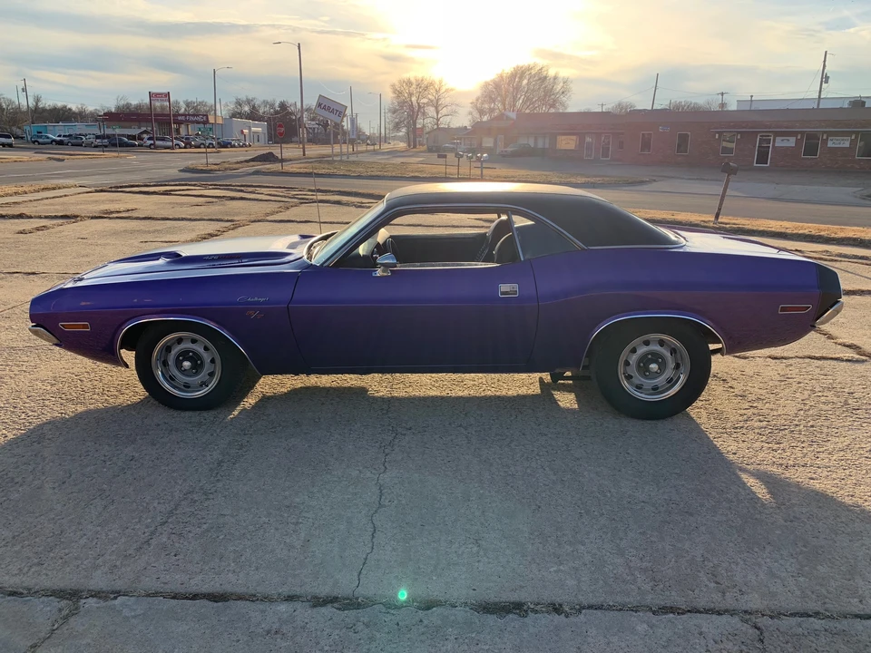 1970 Dodge Challenger Hemi 1st Gen - Image 17 of 31
