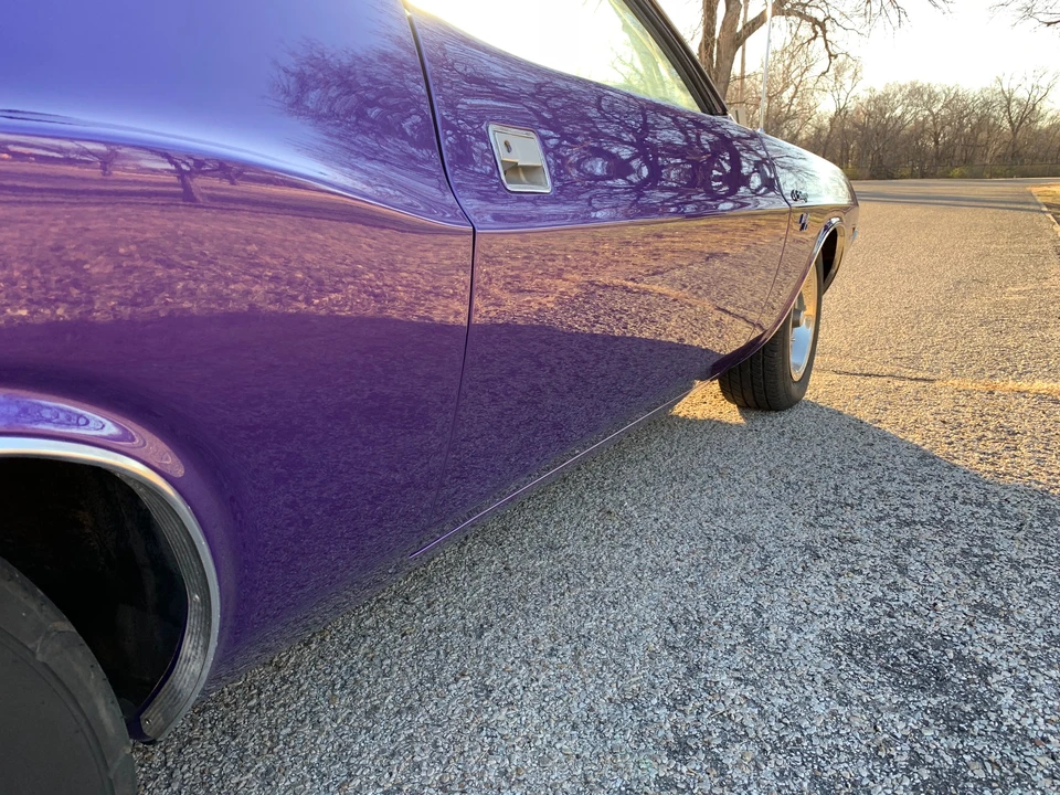 1970 Dodge Challenger Hemi 1st Gen - Image 27 of 31