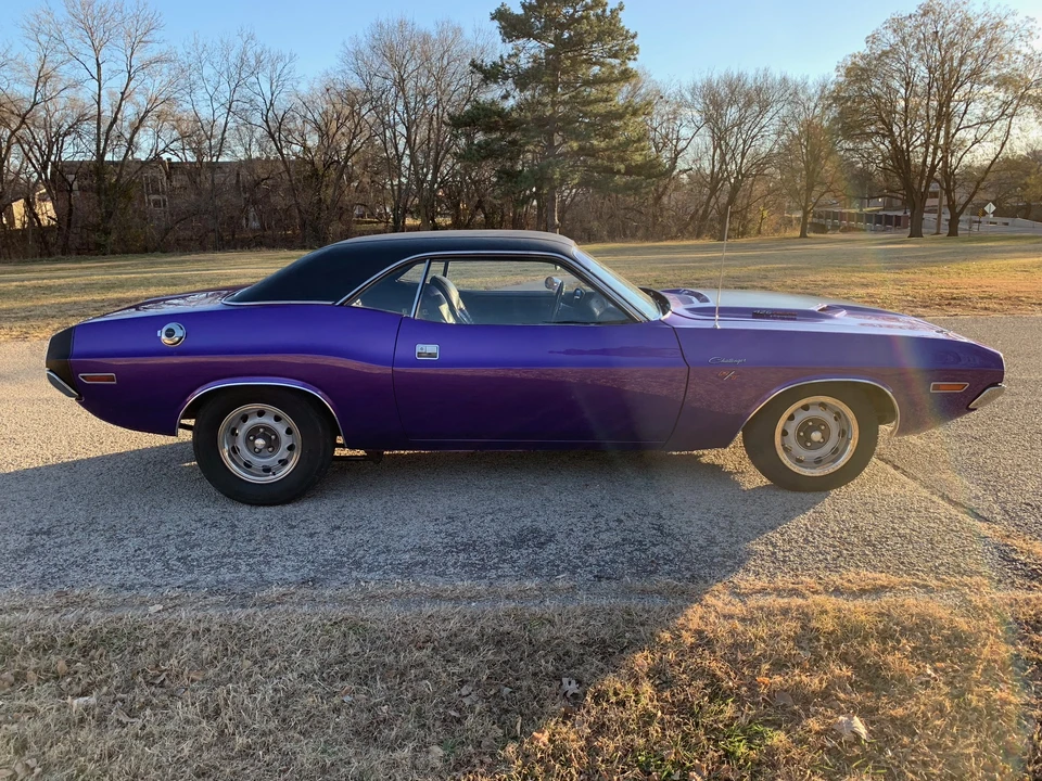 1970 Dodge Challenger Hemi 1st Gen - Image 8 of 31