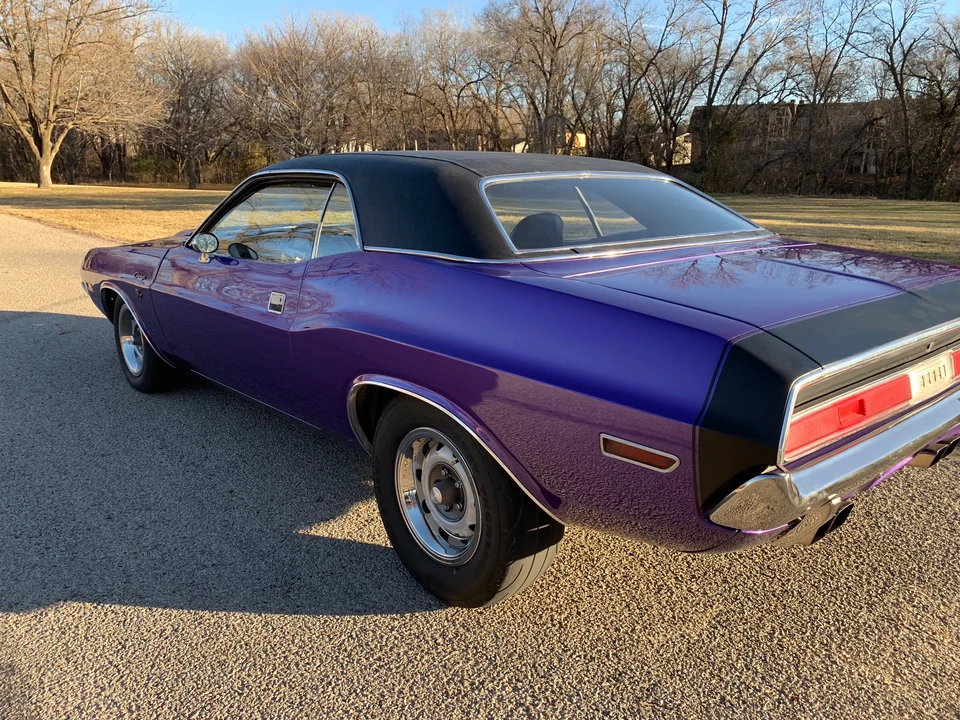 1970 Dodge Challenger Hemi 1st Gen - Image 15 of 31
