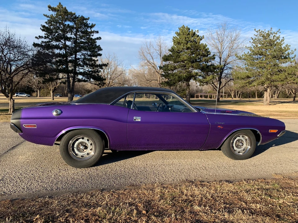1970 Dodge Challenger Hemi 1st Gen - Image 9 of 31