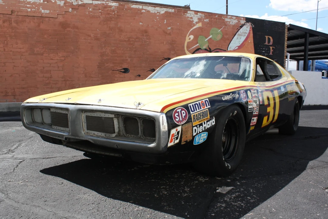 1974 Dodge Charger Hemi 3rd Gen - Image 3 of 31