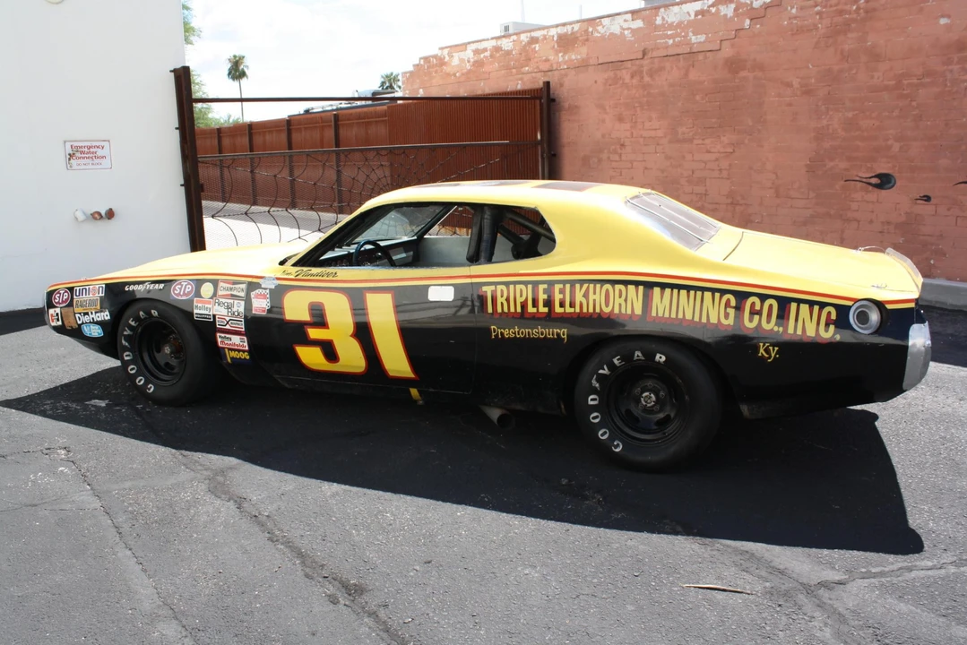 1974 Dodge Charger Hemi 3rd Gen - Image 9 of 31