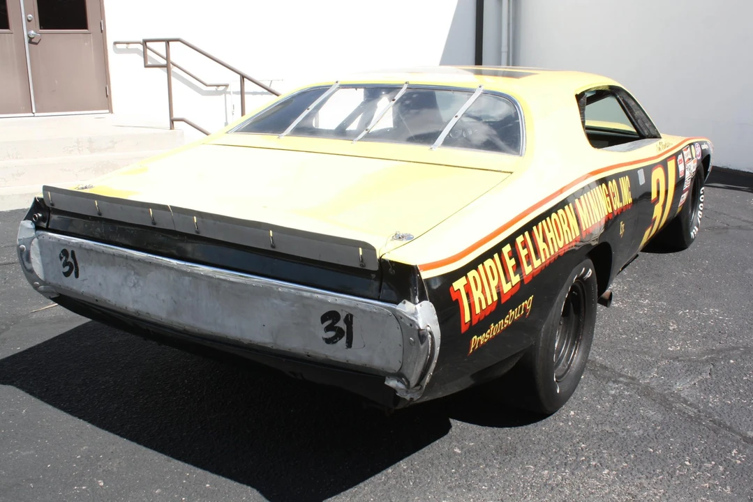 1974 Dodge Charger Hemi 3rd Gen - Image 15 of 31